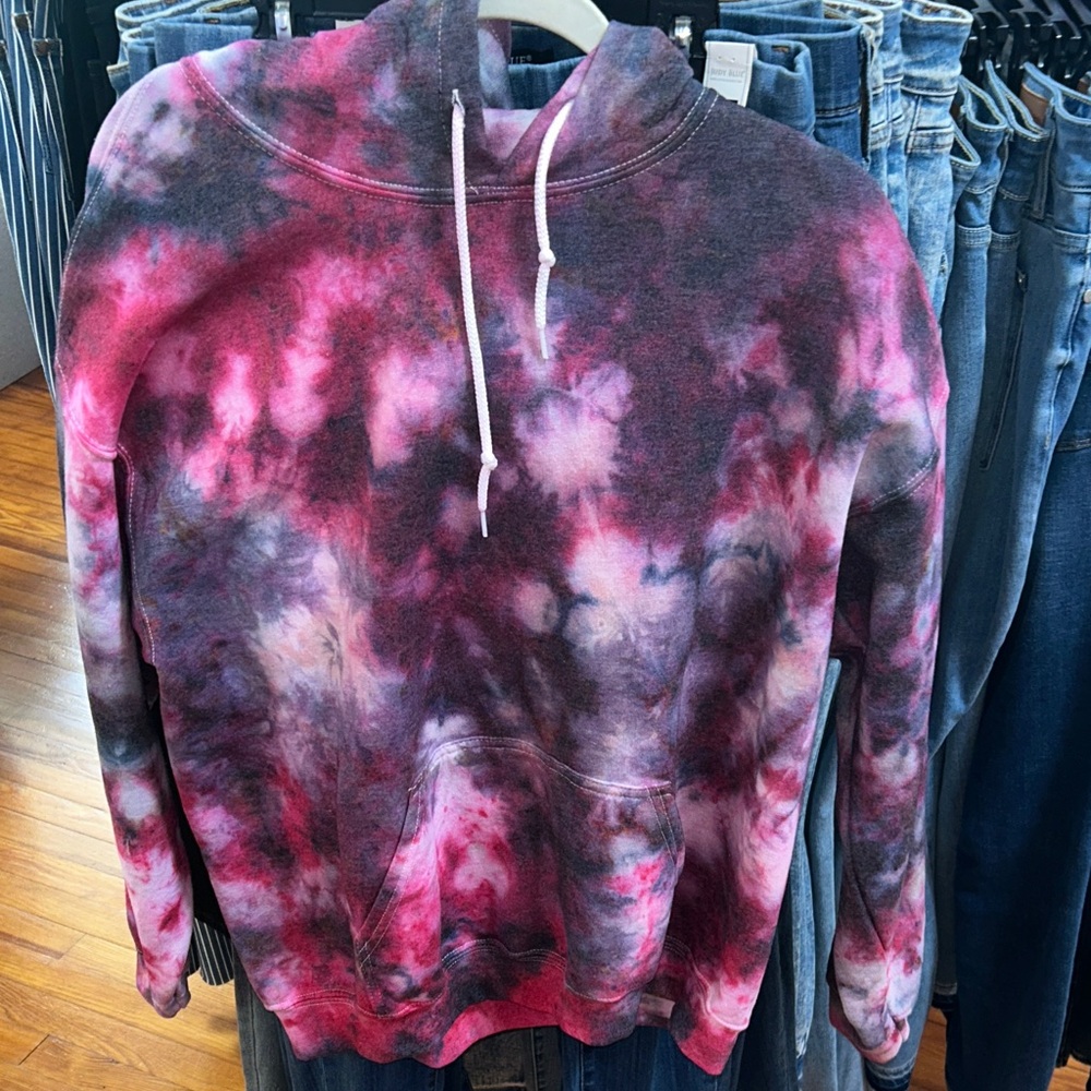 Unisex Gildan Tie-Dye Hoodie in Pink, Navy, Black and Gray
